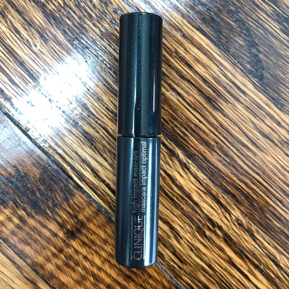 Clinique TRAVEL High Impact Mascara Black - Picture 2 of 4